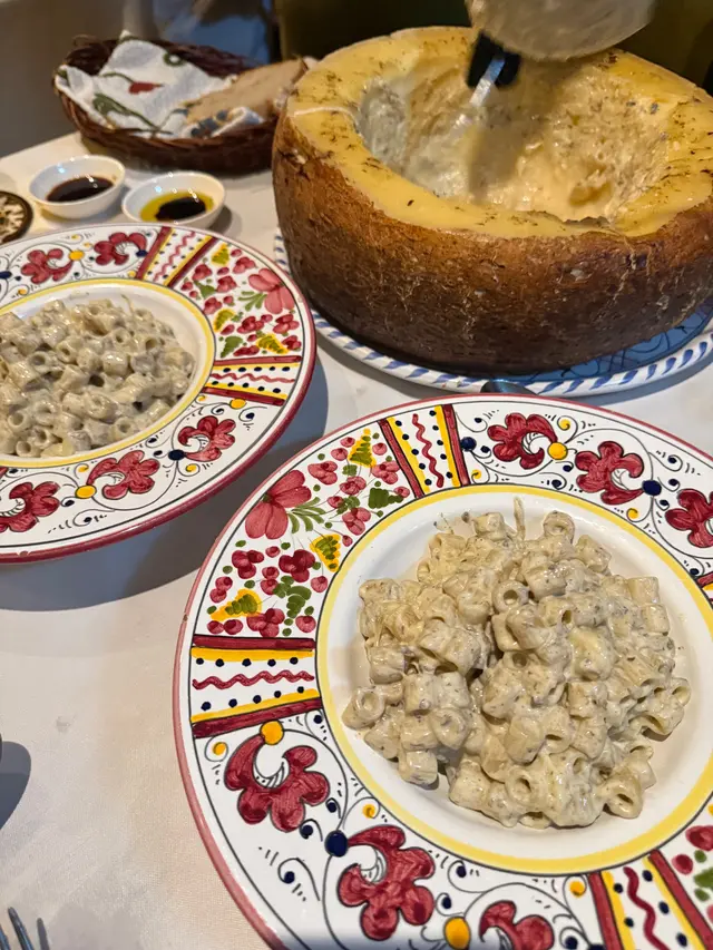 巨輪黑松露芝士意粉