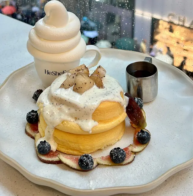 黑松露芝士奶蓋無花果梳乎厘班戟