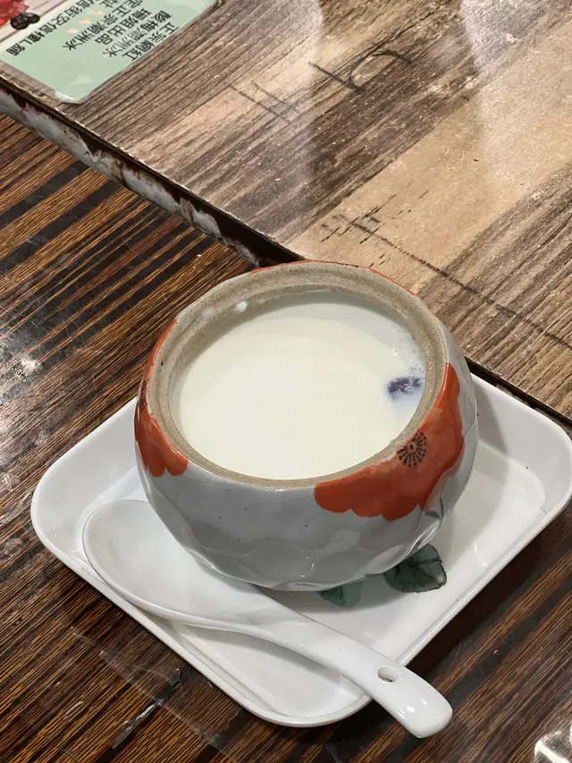 鮮奶燉蛋白芋圓西米露