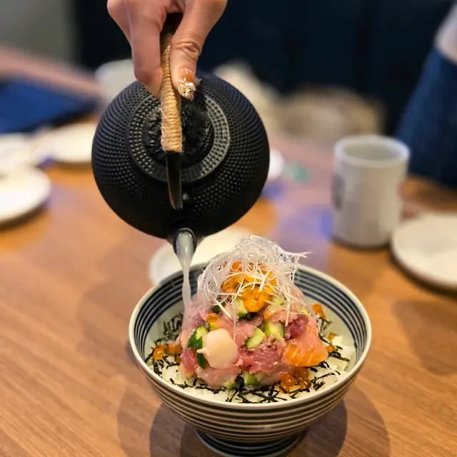 特上二重拖羅蓉海鮮丼定食