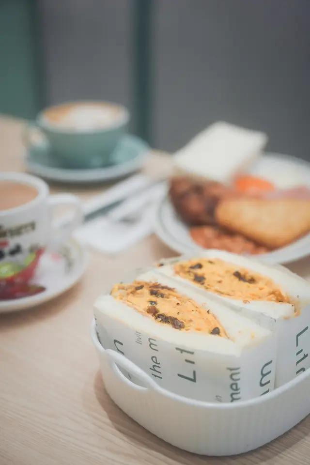 鬥士鯪魚炒蛋三文治