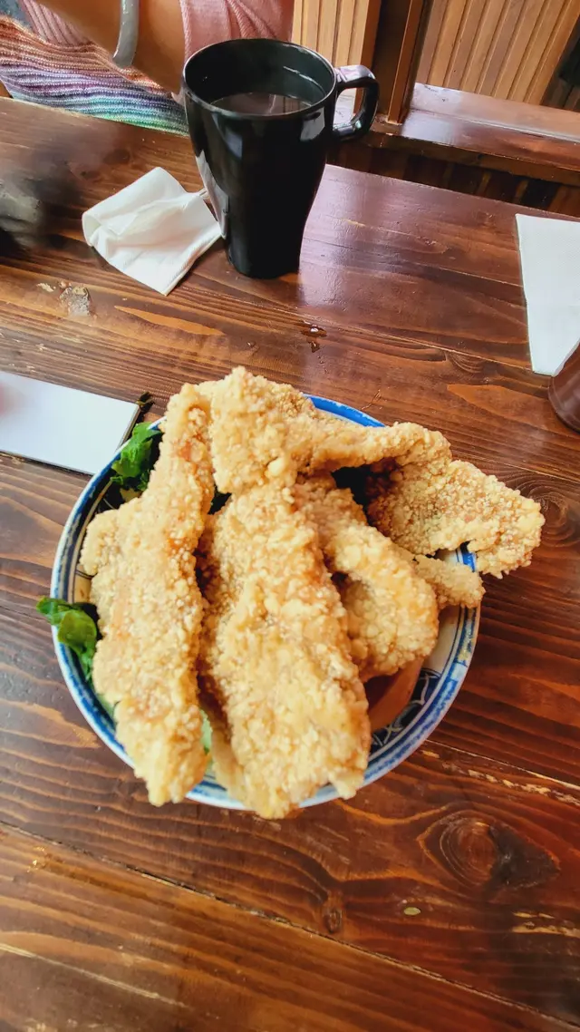 香酥排骨飯，