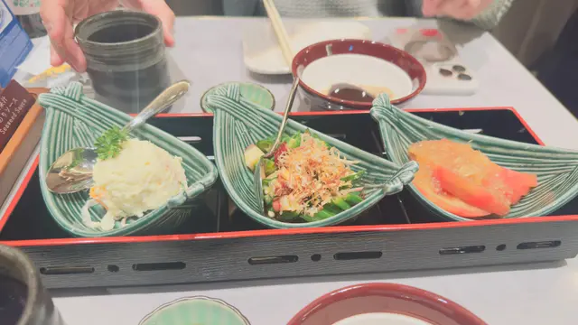依個就係尋日職員話送我地食既小送，坦白小食比刺身好食￼