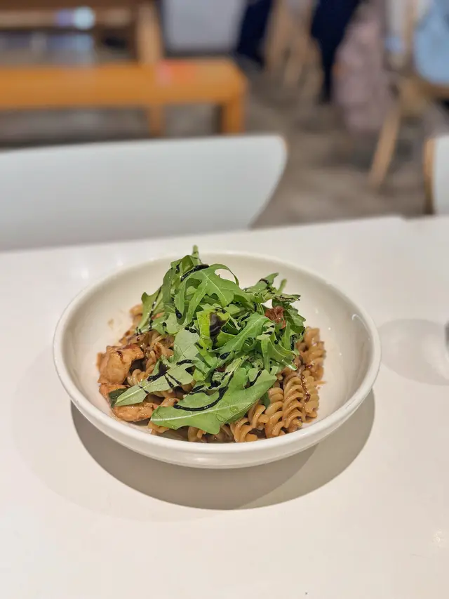 黑醋忌廉汁煙雞肉螺絲粉