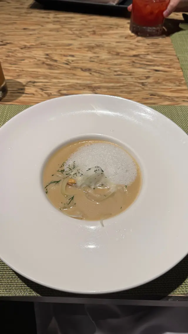 味道正常，食到有少少海鮮嘅味道，有幾粒青口，但係好細粒，但係完全唔值得加錢$48去食￼