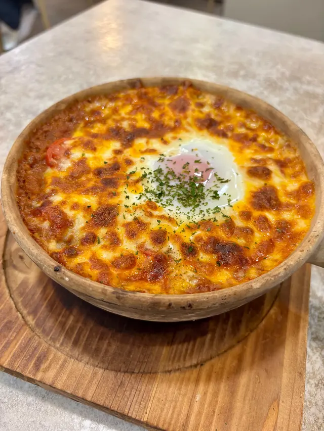 蘭王蛋煲仔焗蕃茄牛肉醬意粉