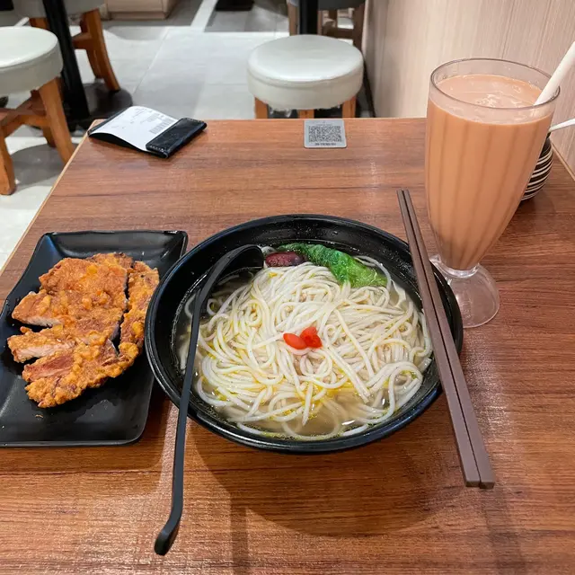 炸豬扒藥膳米線