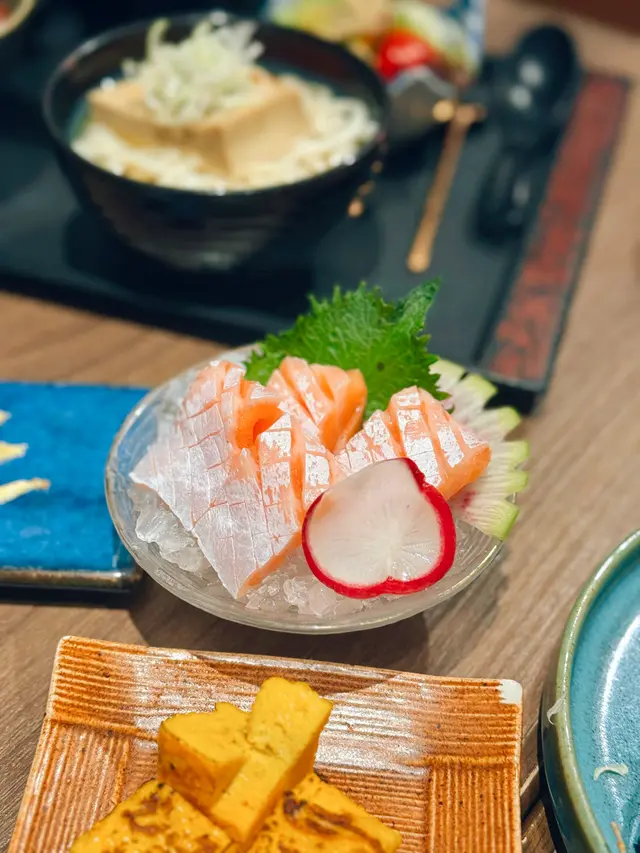 三文魚腩刺身