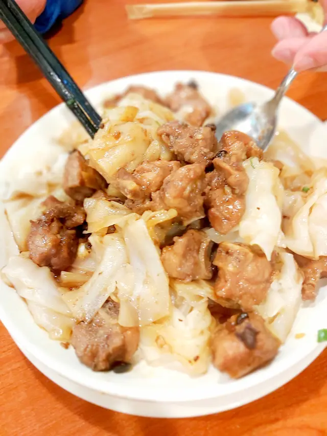 豉汁排骨蒸陳村粉