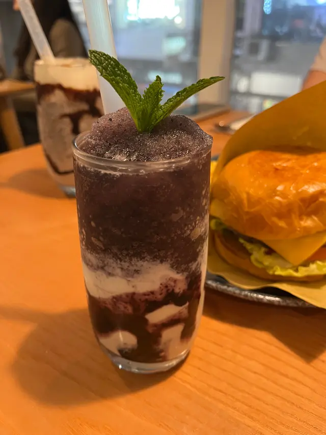 Blueberry yogurt