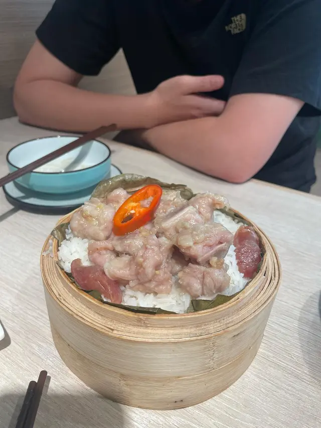 荷葉籠仔海味臘腸排骨飯