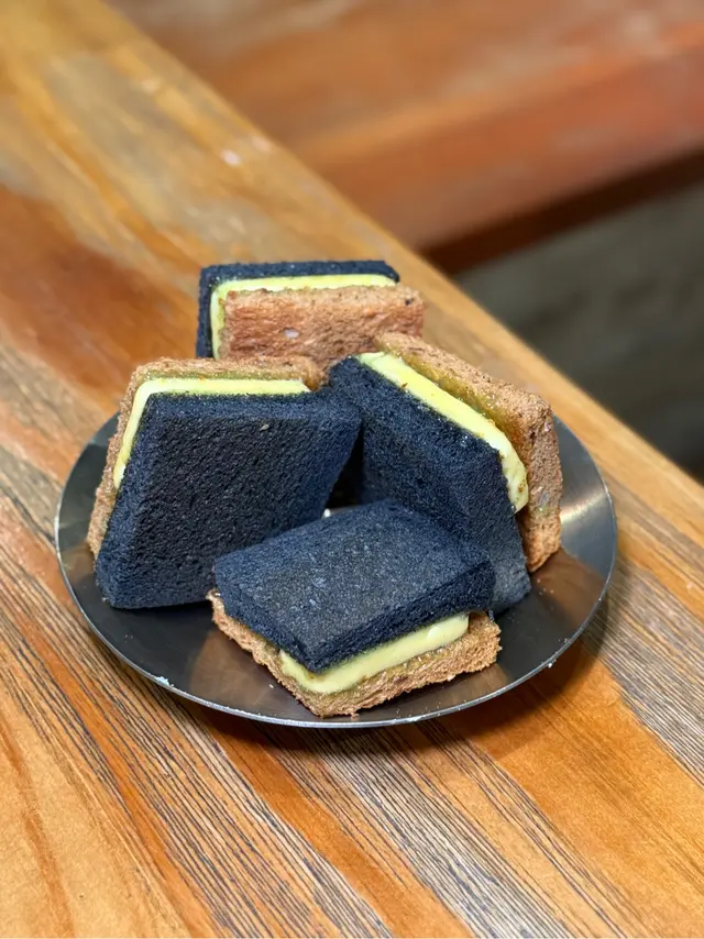 雙色斑籣咖央多士