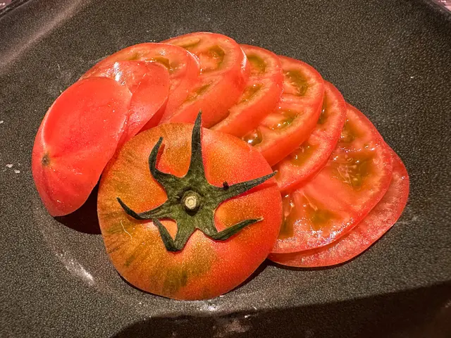 靜岡產高糖度蕃茄佐黑松露鹽