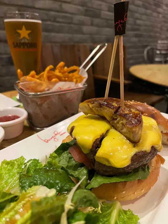 鵝肝牛肉漢堡