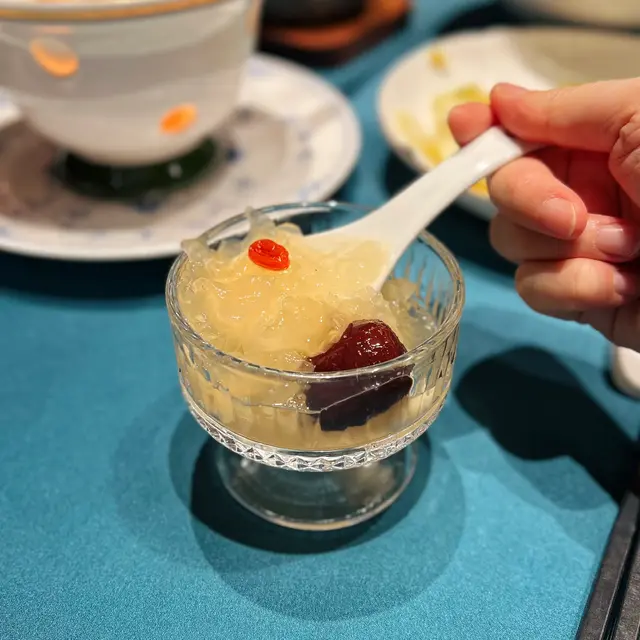 雪耳蓮子紅棗糖水