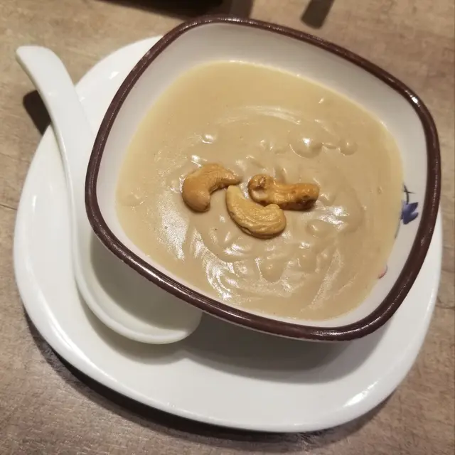 厚身，腰果粒香脆