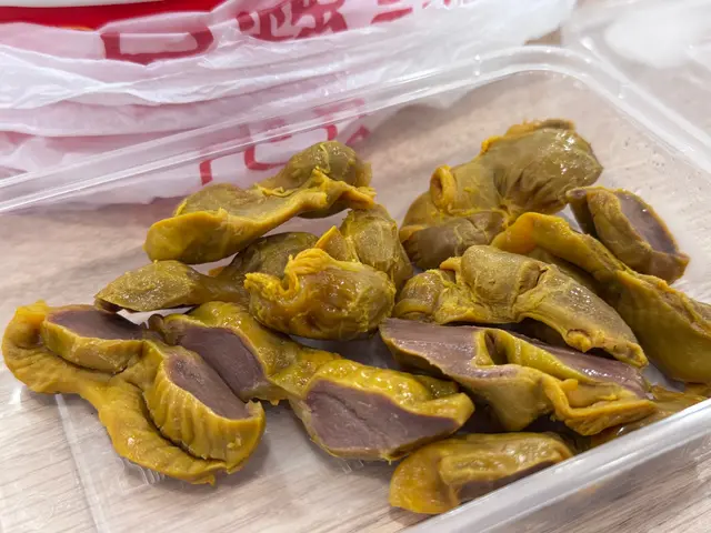 🐓 雞腎（$18）
雞腎這道小菜屬於比較少見但值得一試的小眾選擇！👀✨
處理得相當乾淨，沒有任何腥味或異味，這點很加分👏。口感方面略帶彈性，有一點脆脆的咬感，適合喜歡嚐鮮的朋友。以這個價位來說算是誠意十足，適合搭配啤酒或當下酒小菜🍻。