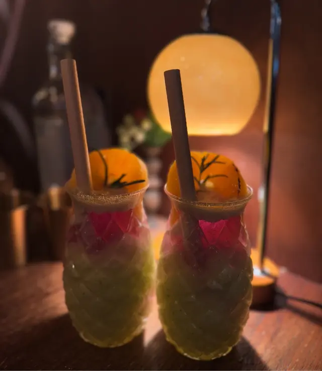 菠蘿嘅甜與鹹檸檬嘅酸鹹完美結合，帶來清新嘅口感，塊菠蘿都好大塊🤣，既解渴又提神🤤