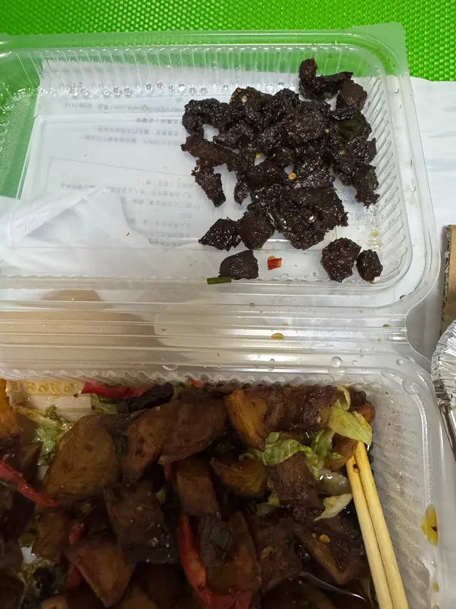 蜜汁薯仔牛柳粒