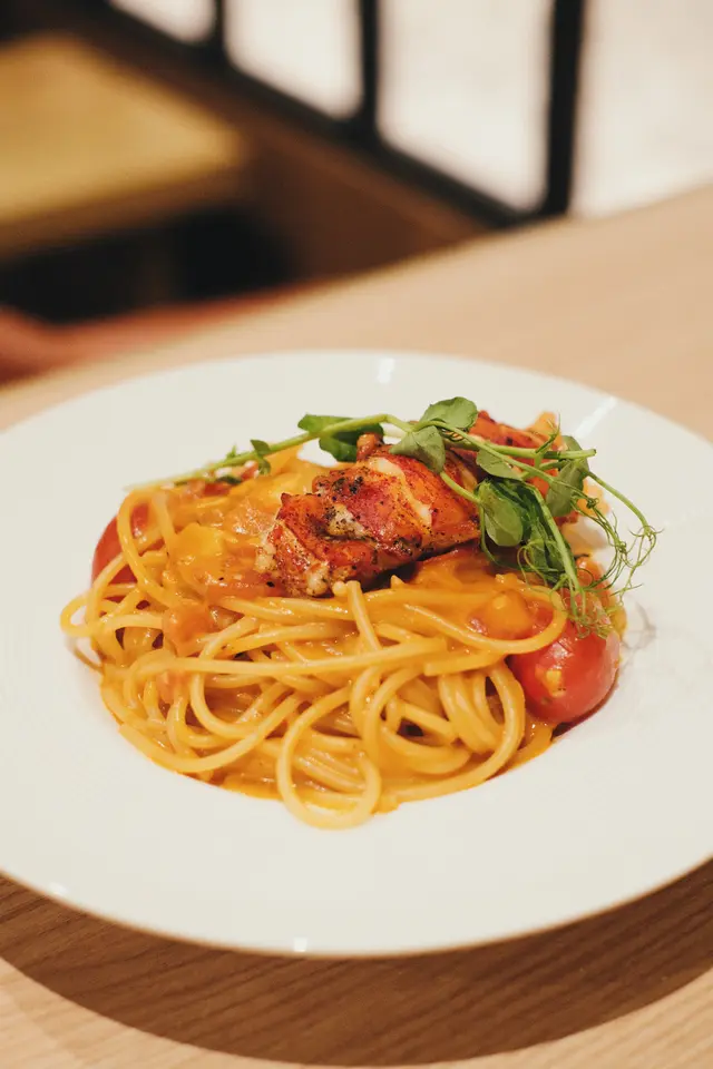 原條龍蝦· 蝦肉意粉