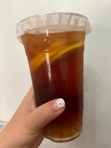 手打柠檬茶系港式柠檬茶