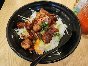 烤猪颈肉捞檬 (配汽水)