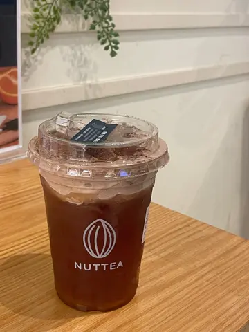 伯爵朱古力坚果奶盖茶