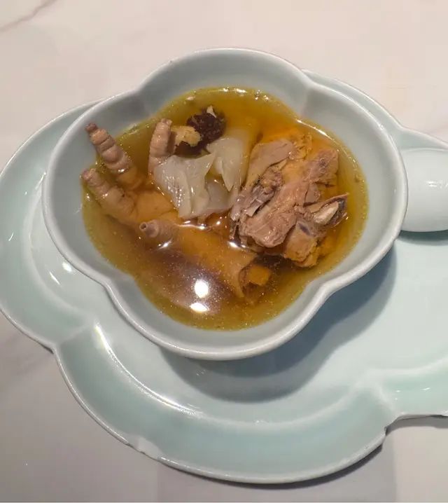 松茸花膠燉雞湯