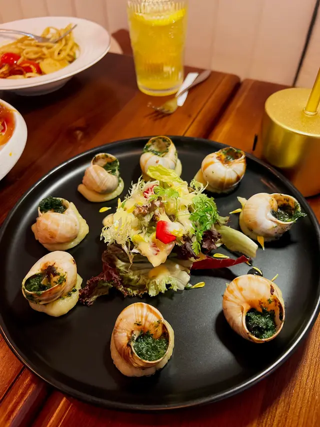 法式香草焗蝸牛配薯茸