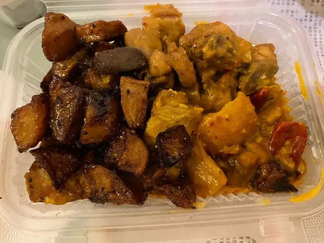 蜜糖薯仔牛肉粒、馬拉咖哩雞(晚餐)