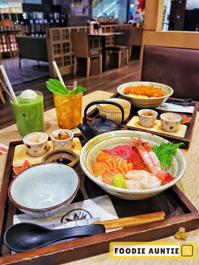 豪華海鮮丼茶漬飯