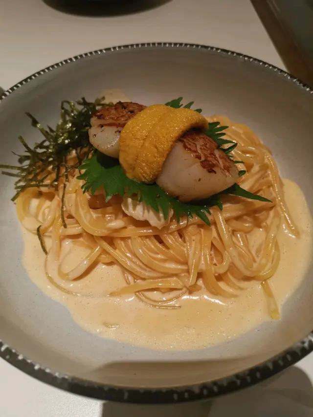 新鮮海膽+煎帶子配蟹肉海膽忌廉汁意粉