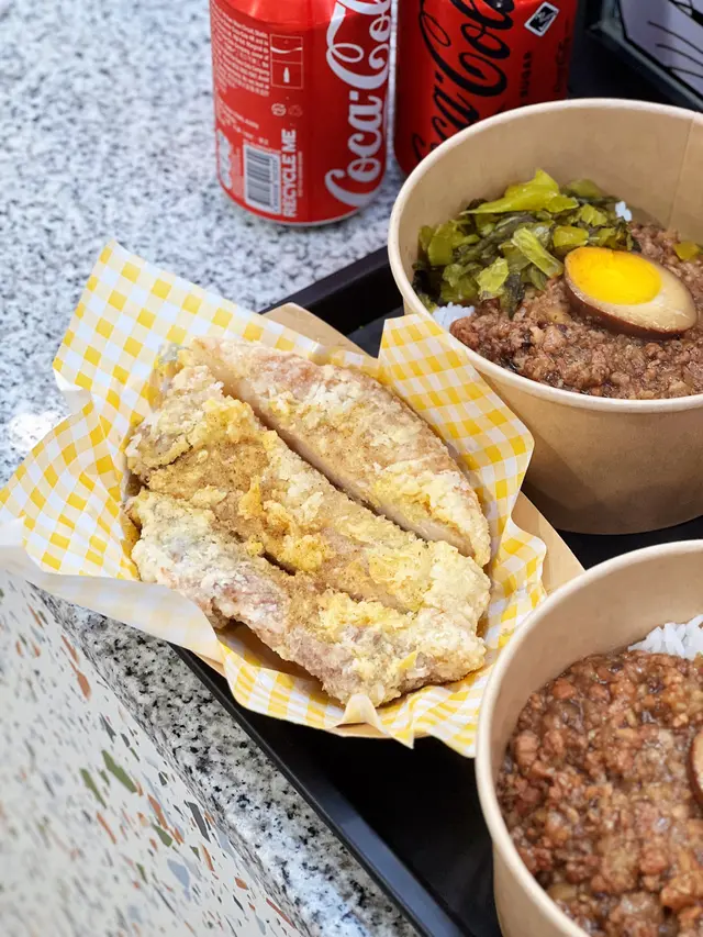 鹽酥豬扒肉燥飯