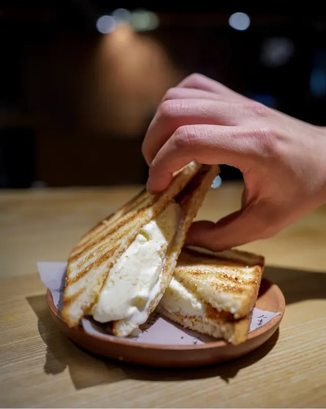 港式蜜糖多士夾雪糕