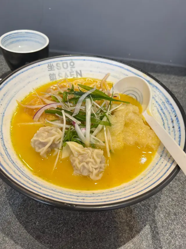 綿绵魚肚黃金雞湯麵