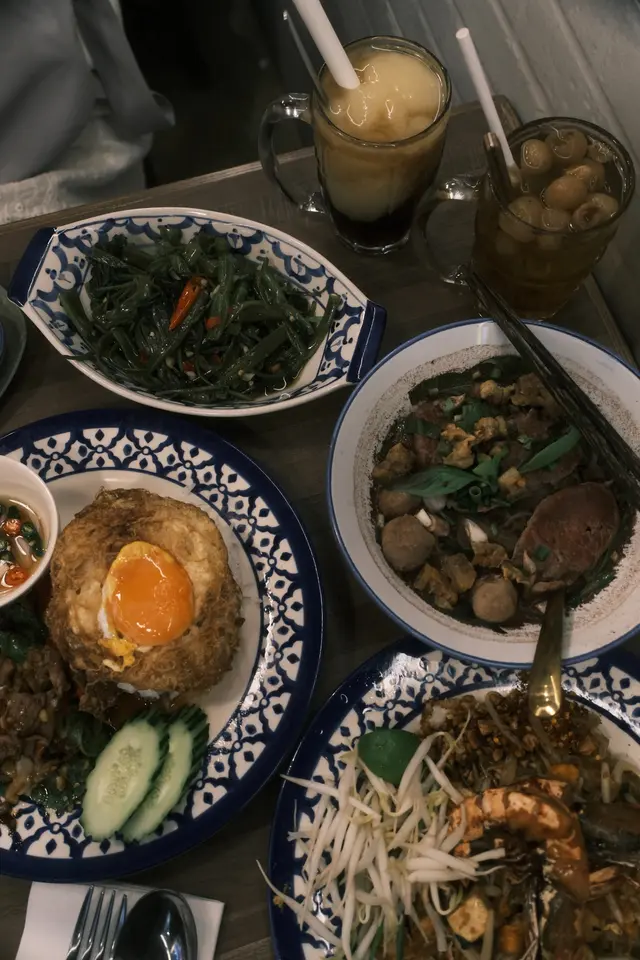 泰式香葉肉碎煎炒太陽蛋