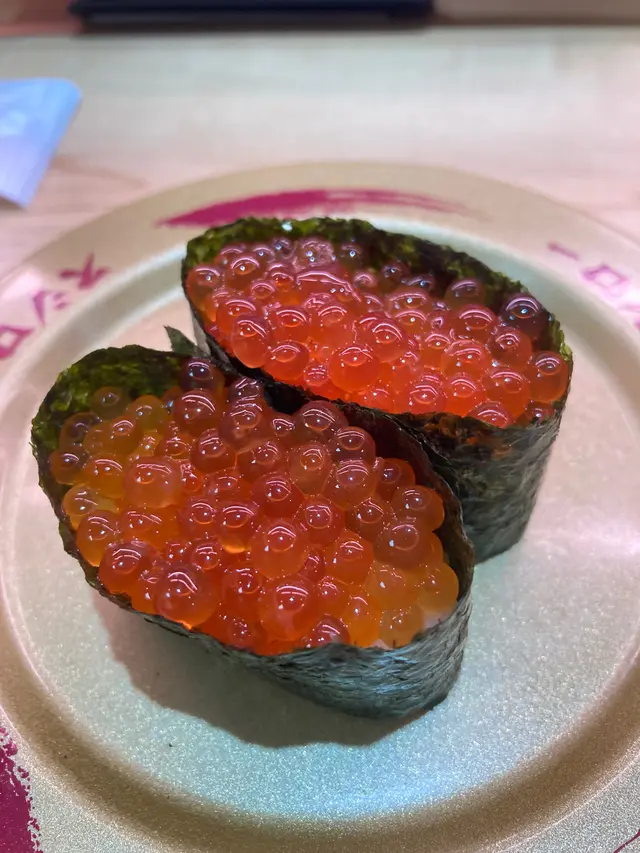 三文魚籽軍艦