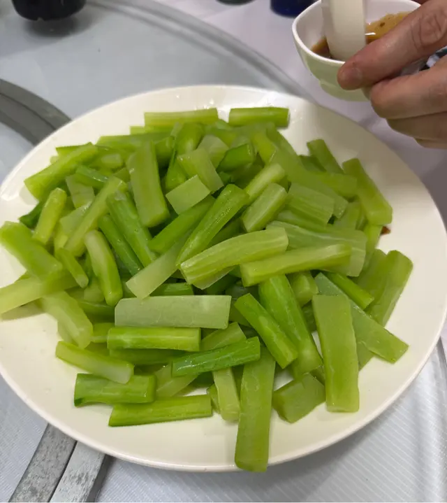 隱藏Menu!! 
食過一次再返去食第二次問有無得整嚟食
有就要試！

芥蘭同萵筍，好爽又夠凍，配上特製Wasabi醬
好食好夾
 