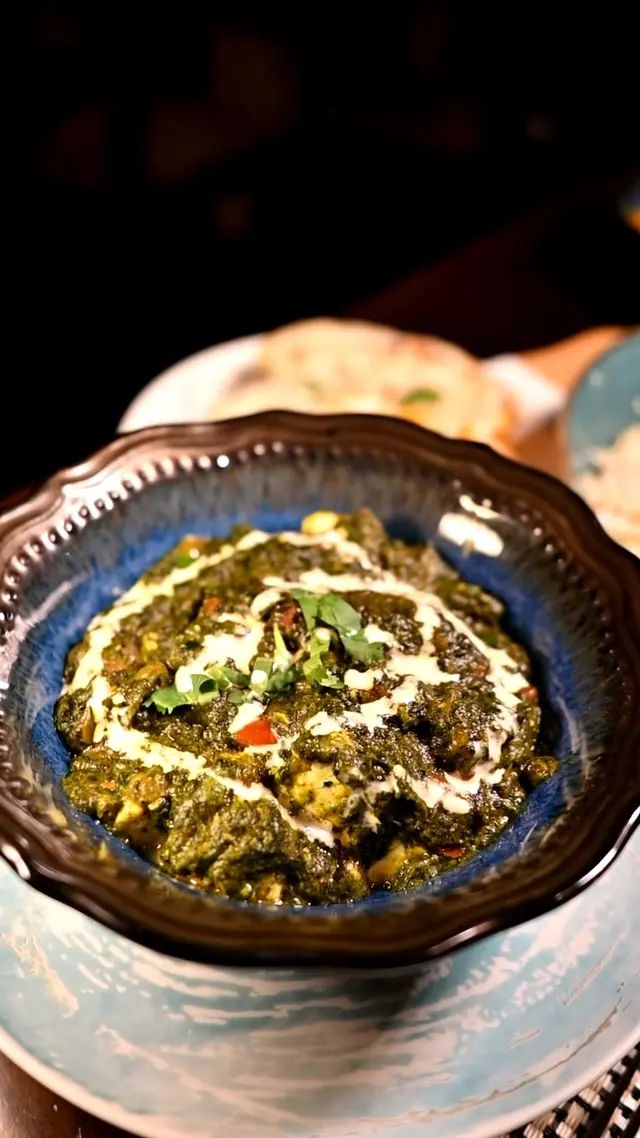 Lassooni Palak Paneer