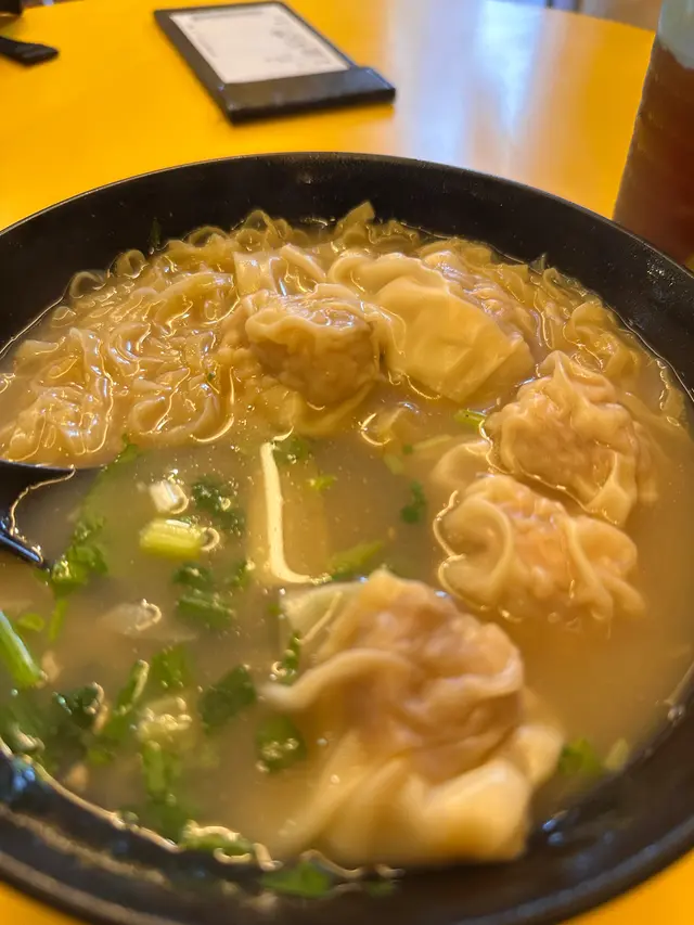 加完腩汁之後嘅湯底都係極少油