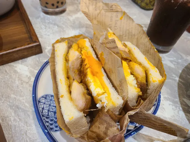 慢烤雞腿蛋吐司