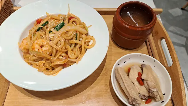 冬陰功炒烏冬