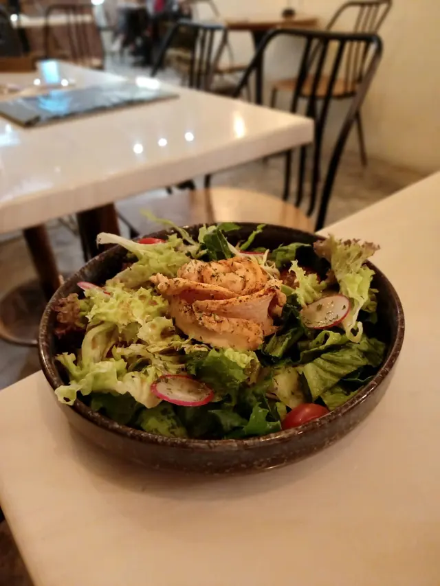 慢煮雞肉柚子汁沙律