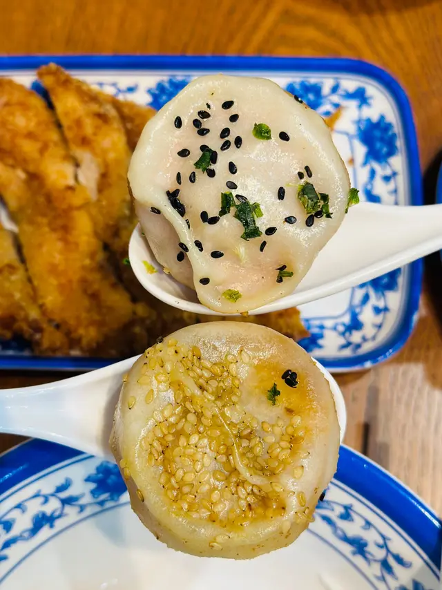 生煎包 & 蟹黃生煎包