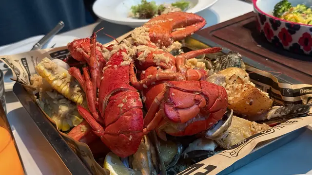 新奧爾良海鮮盤(二人餐,牛油蒜味,含波士頓龍蝦)