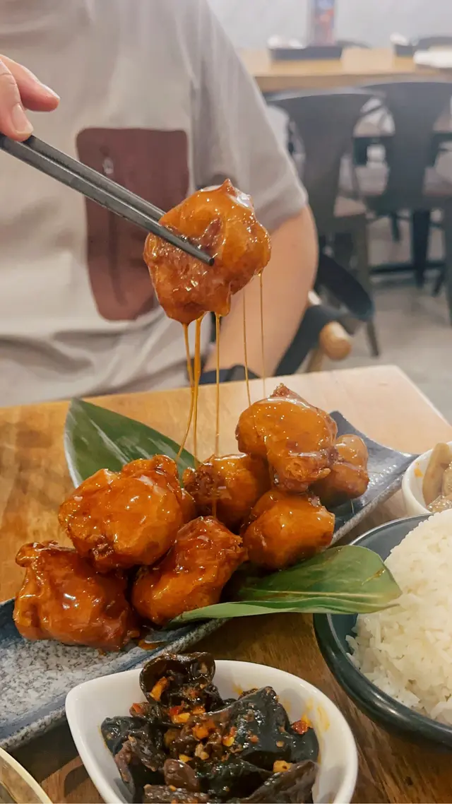 拔絲咕嚕肉定食