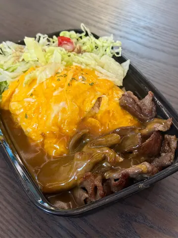 牛肉蛋包飯