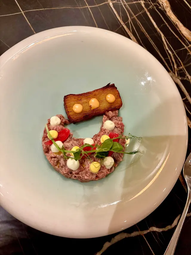 牛肉他他 配 法式千層薯 (Steak Tartare)
