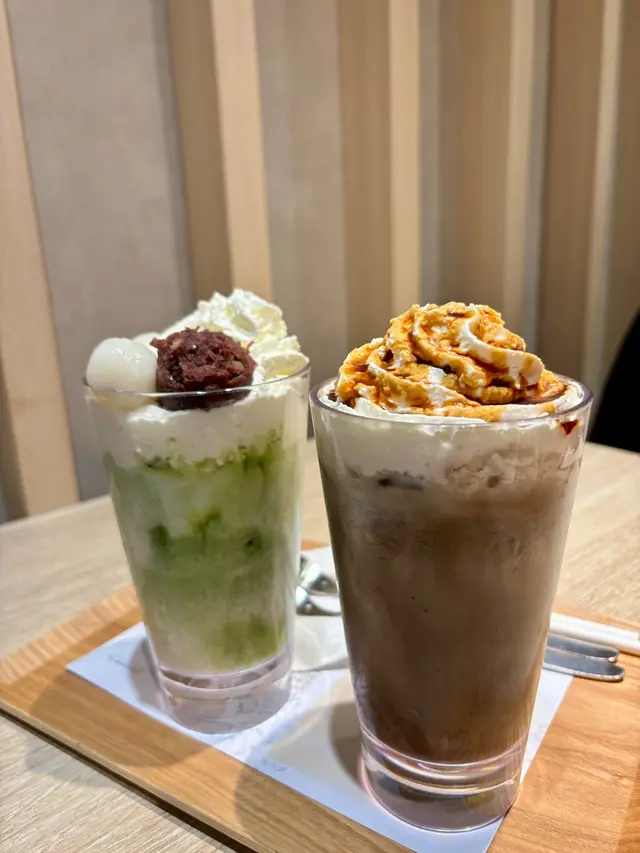 抹茶牛奶白玉紅豆($48) 焙茶牛奶忌廉黑麥果凍($52)