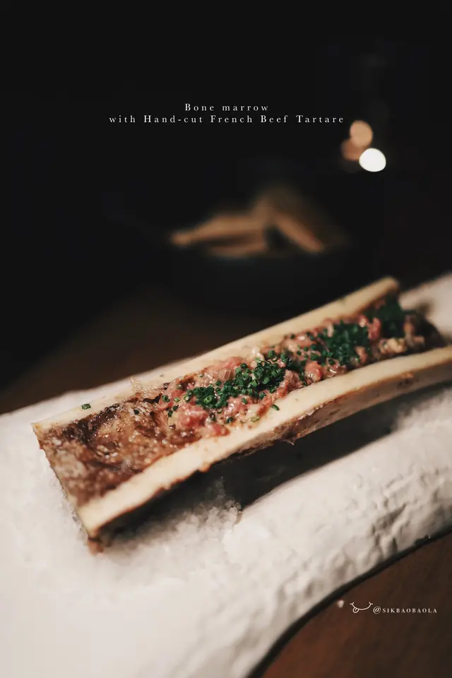 Bone marrow with Hand-cut French Beef Tartare
